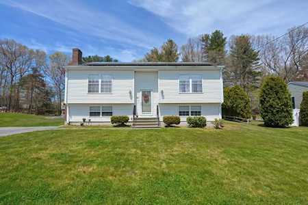 365 Rumonoski Dr Northbridge, MA 01534