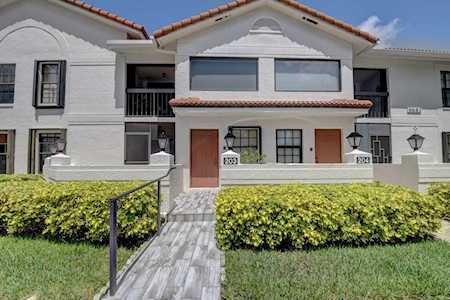 9681 E Sills Drive #203 Boynton Beach, FL 33437