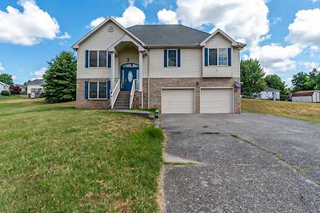 4010 Pheasant Ct Greenbrier, TN 37073
