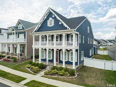 1322 Gloriosa Street Apex, NC 27523
