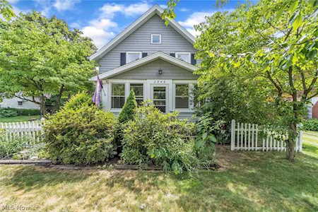 2946 Hayes St Avon, OH 44011