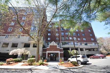 200 Ledgewood Dr. #106 Stoneham, MA 02180