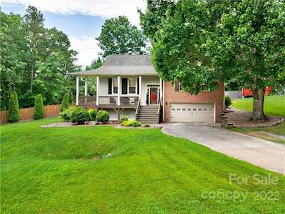 4 Ashton Dr Fairview, NC 28730