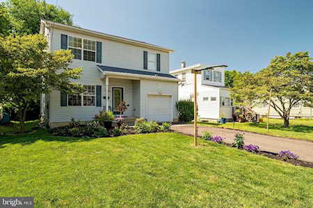 110 Franklin St E Hamilton, NJ 08610