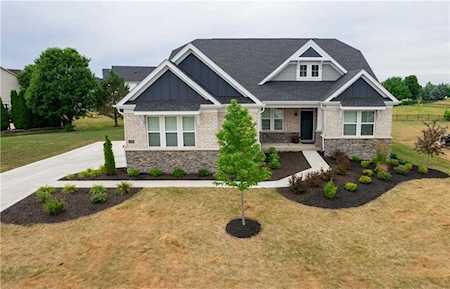 1034 Clearwell Dr Greenwood, IN 46143
