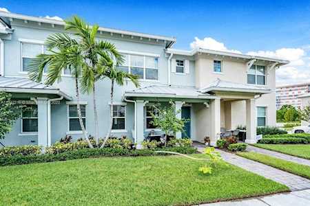 4012 Long Leaf Ln #4012 Hollywood, FL 33021