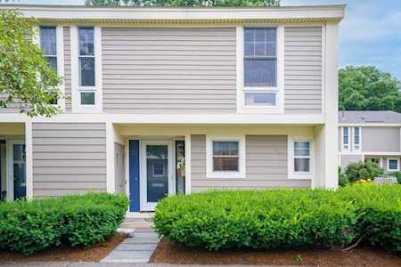 11 Oak St #12 Wellesley, MA 02482