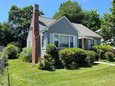 41 Greenwood Ave Needham, MA 02492