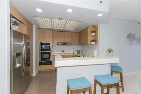 1 Keahole Place #1413 Honolulu, HI 96825