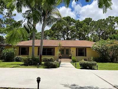 15697 N N 72nd Drive Palm Beach Gardens, FL 33418