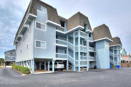 2714 W Beach Drive Oak Island, NC 28465