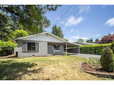 2560 N 19th St Coos Bay, OR 97420