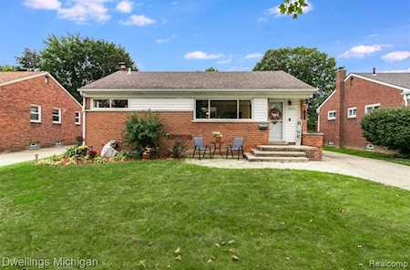 9939 Deering St Livonia, MI 48150
