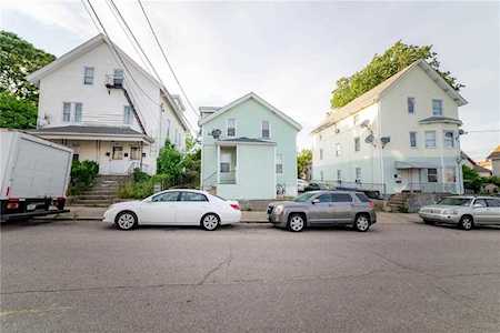 212 Carnation St Pawtucket, RI 02860