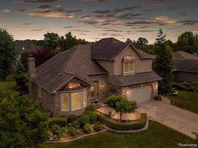 43558 Rivergate Clinton Township, MI 48038