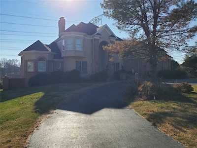 2333 Sterling Pointe Dr Chesterfield, MO 63005