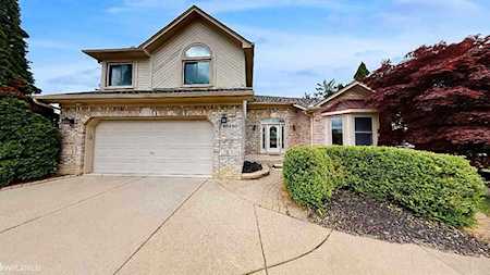 46250 Duke Ct Shelby Twp, MI 48315