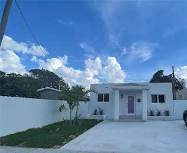 1810 NW 46th St Miami, FL 33142