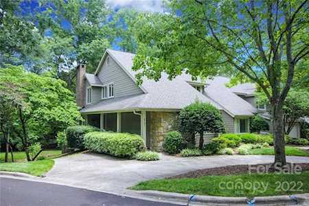 5701 Courtview Dr Charlotte, NC 28226