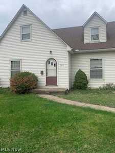 389 Glen Park Dr Bay Village, OH 44140