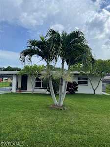 40 Victoria Dr North Fort Myers, FL 33917