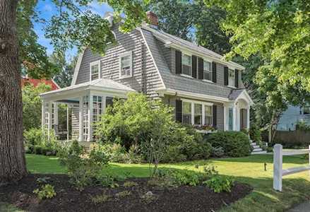 10 Stirling St Andover, MA 01810