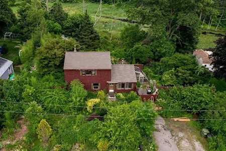 10 Ballard St Oxford, MA 01540