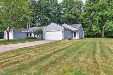 2232 Candlewood Dr Avon, OH 44011