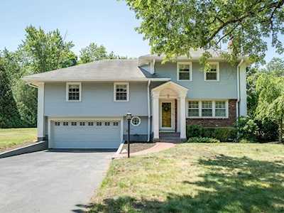 7 Dean Rd Wayland, MA 01778