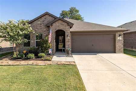 303 High Point Way Justin, TX 76247