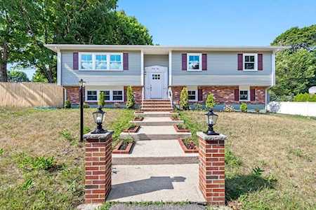 24 West Park Dr Wakefield, MA 01880