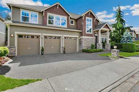 7529 119th Place SE Newcastle, WA 98056