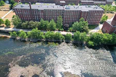 52 Lawrence Dr #M411 Lowell, MA 01854