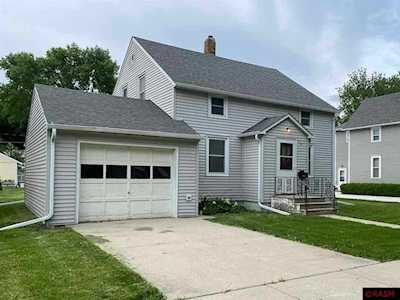407 E 8th St Blue Earth, MN 56013