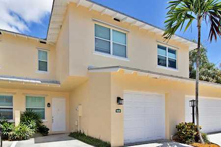 818 SE 4 Court #818 Deerfield Beach, FL 33441