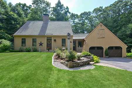 19 Johnson Rd Sutton, MA 01590