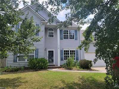 151 Kings Gate Dr Portsmouth, VA 23701