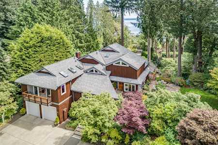 9402 NE Endicott St Bainbridge Island, WA 98110