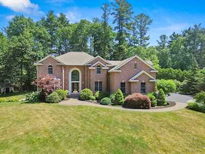16 Gina Way Boxford, MA 01921
