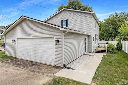 11562 Norway Dr Hartland Twp, MI 48353