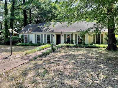 2584 Cedar Ridge Dr Germantown, TN 38138
