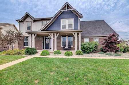 8628 N Tanglewood Circle Mccordsville, IN 46055