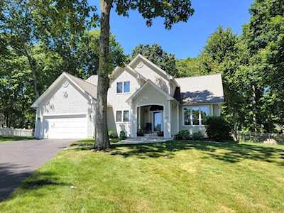 23 Blue Jay Lane Ashland, MA 01721