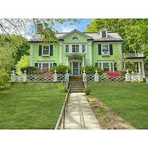 114 Clinton Rd Brookline, MA 02446