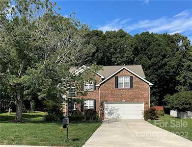 1149 Woodwinds Dr Waxhaw, NC 28173