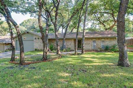 2810 Oak Forest Drive Grapevine, TX 76051