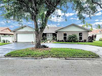 10940 SW 1st Ct Coral Springs, FL 33071