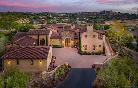 7671 Iluminado San Diego, CA 92127