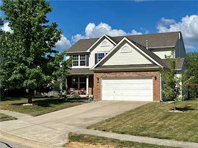 9330 N Storm Bay Circle Mccordsville, IN 46055