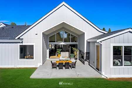 1027 122Rd Ave E Edgewood, WA 98372